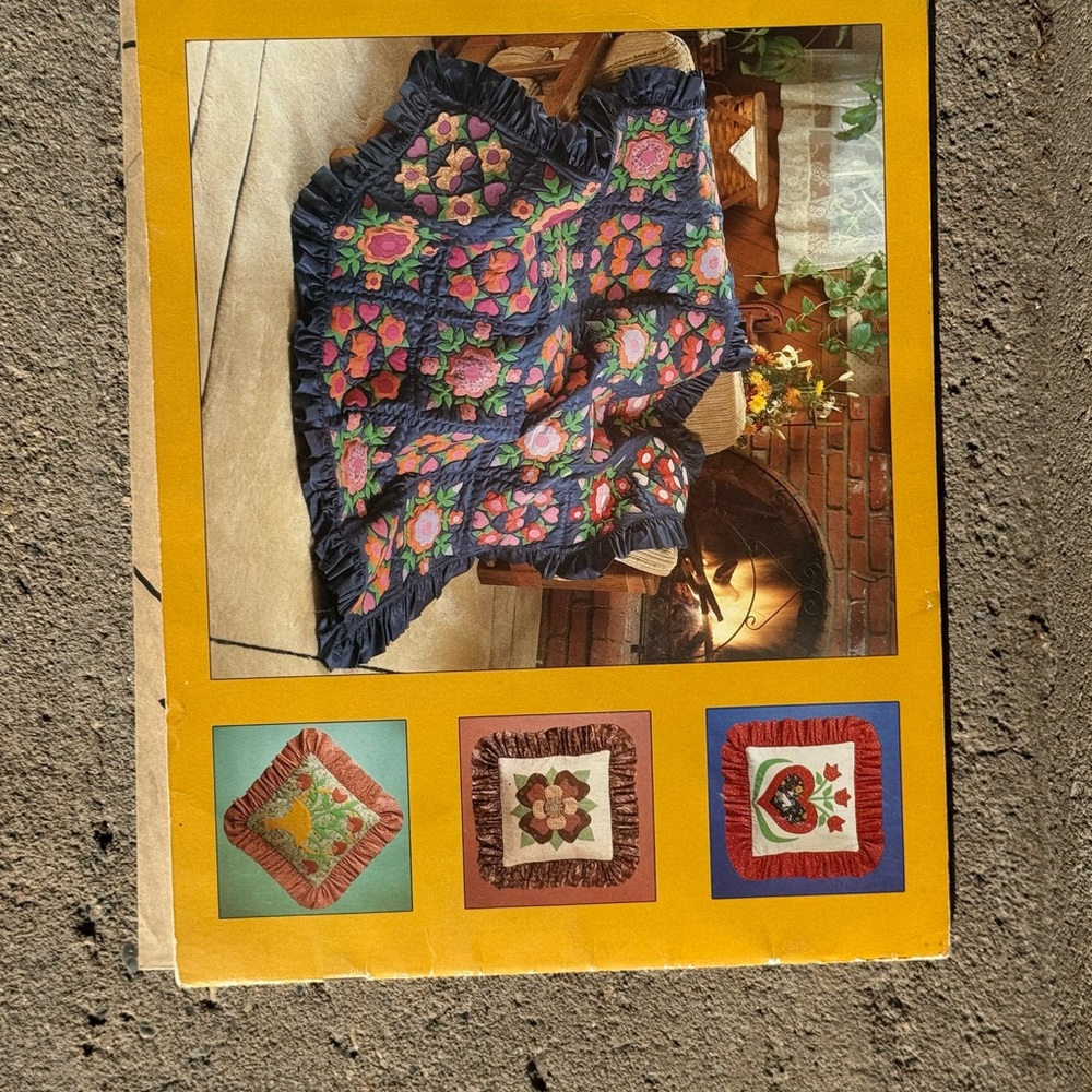 Applique Album Quilts Pattern Book - Picture 7 of 10